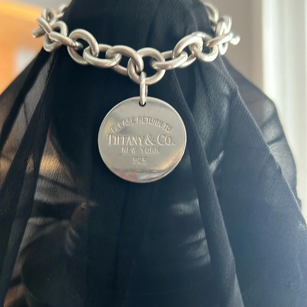 Tiffany &Co. Sterling silver chain linked bracelet. - Picture 9 of 10